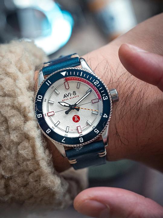 Produktbild AVI-8 AV-4103-03 Tuskegee Airmen Limited Edition Herrenuhr 40mm 5ATM (Fliegeruhr, 40 mm)