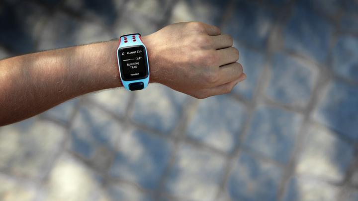 Immagine prodotto TomTom Runner 2 Cardio + Music GPS Watch