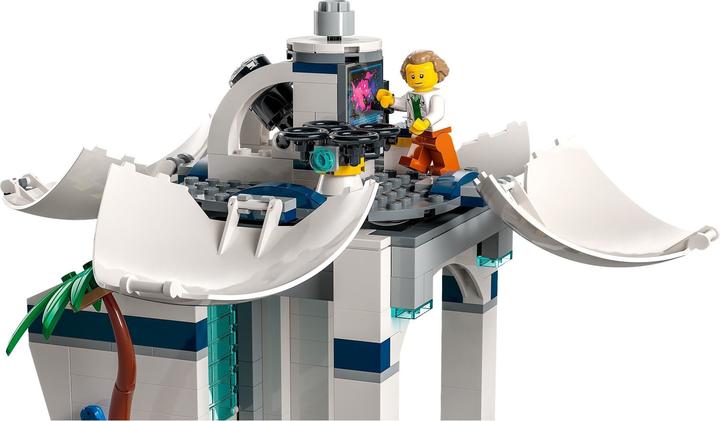 Actual product image LEGO Space Centre (60351, LEGO City, LEGO Rare Sets)