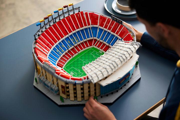 Produktbild LEGO ICONS CAMP NOU - FC BARCELONA 10284 (10284, LEGO Creator Expert, LEGO Seltene Sets)