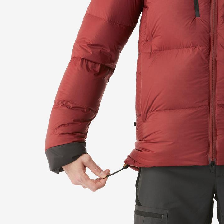Produktbild Forclaz Daunenjacke Herren Kapuze bis -20 °C Trekking - MT900 rot (S)