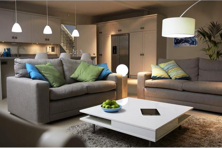 Actual product image Philips Hue White Starter Set (E27, 9.50 W, 800 lm, 3 x)