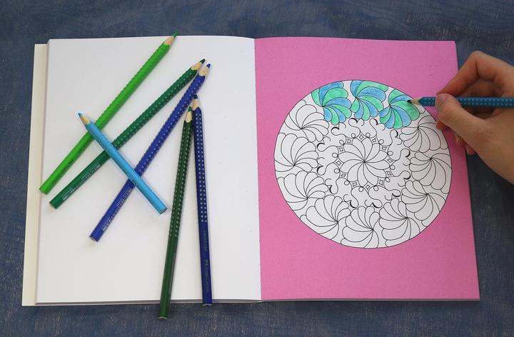 Actual product image Mandala-Malträume: Fantastische Muster (German, Manuela Häcker-Becker, 2017)