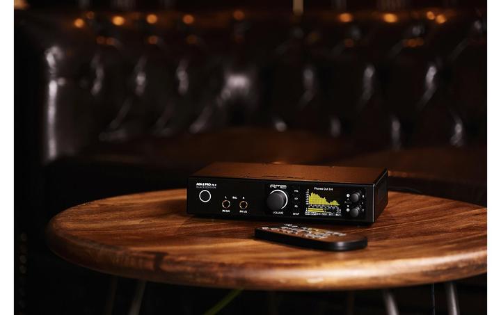 Image du produit RME Audio Wandler ADI-2 Pro FS R Black Edition (USB-DAC, Écran)