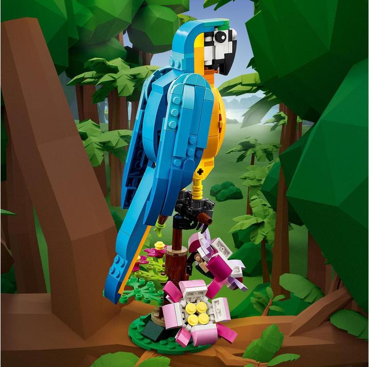Actual product image LEGO 31136 Exotic parrot (31136, LEGO Creator 3-in-1)