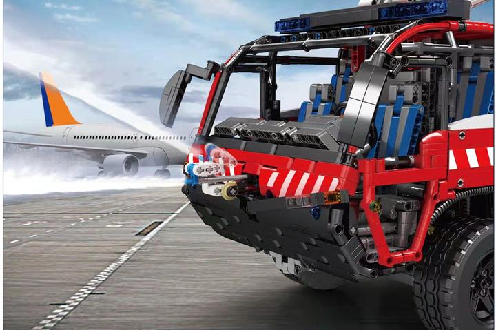 Actual product image Mould King Airport rescue vehicle