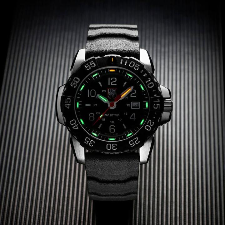Immagine prodotto Luminox Acciaio Navy Seal Serie 3250 (Orologio sub, 45 mm)