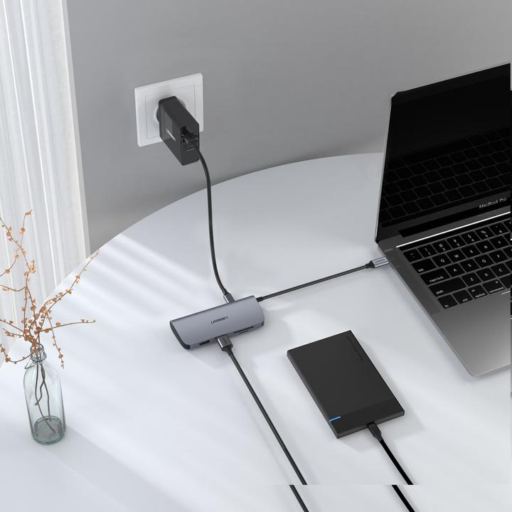 Actual product image Ugreen USB-C 7 in 1 (USB-C, 7 Ports)