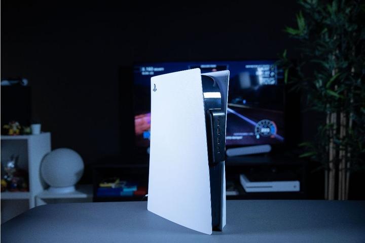 Actual product image Konix USB hub (PS5)