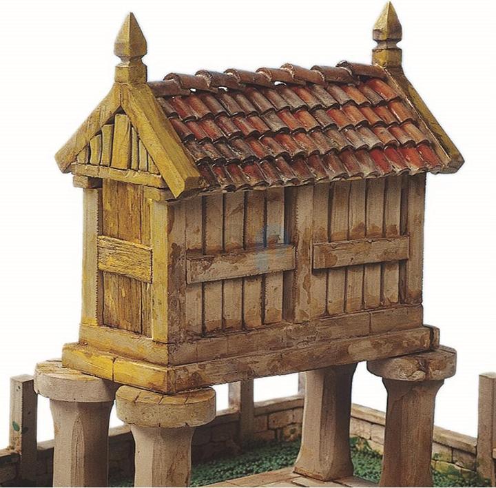 Actual product image Block Cuit. 3D ceramic model kit - Galician «Hórreo» granary (33 x 24 x 26 cm)