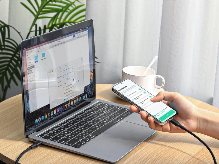Produktbild Aukey CB-SCC241 USB-C Power Delivery PD 240W 5A 20V 1m Nylon Schwarz (1 m, USB 3.2 Gen 1)