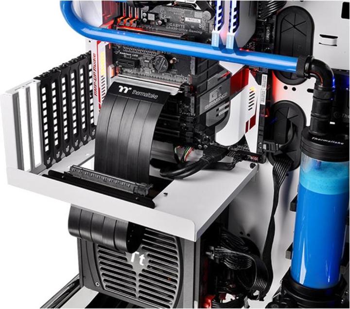 Actual product image Thermaltake Riser Card PCIe Extender Cable