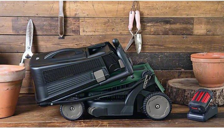 Actual product image Bosch Home & Garden EasyRotak 36-550 (2x2.0Ah) + gloves (Rechargeable battery operated)