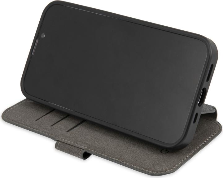 Actual product image Guess Bookcover (Apple iPhone 13 Pro)