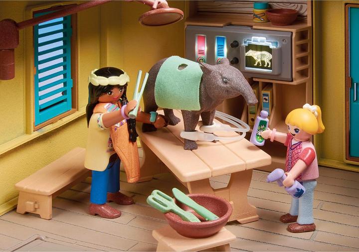 Actual product image Playmobil Animal Care Station (71007, Playmobil Wiltopia)