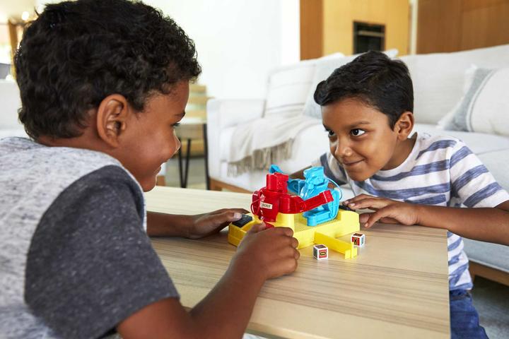 Image du produit Mattel Games Rock 'em Sock 'em Knock or Block (Multilingue)