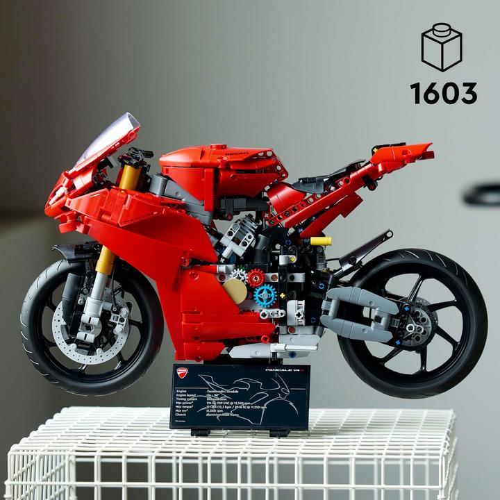 Actual product image LEGO Ducati Panigale V4 S Motorrad (42202, LEGO Technic)