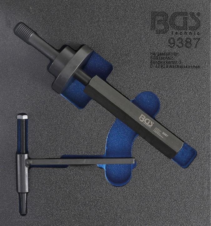 Image du produit BGS Plateau d'outils 1/6 : Alignement du couvercle du carter de chaîne et démontage du pignon de pompe
