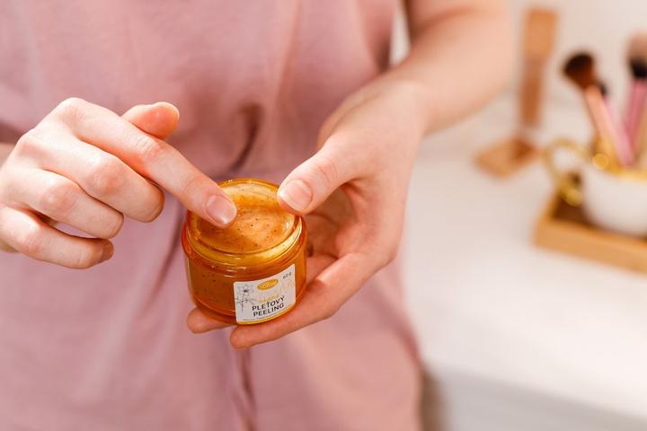 Actual product image Pleva Skin peeling with honey (Exfoliation)