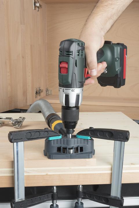 Image du produit wolfcraft Adaptateur pour connecter un aspirateur (pour enlever les copeaux, la poussière)