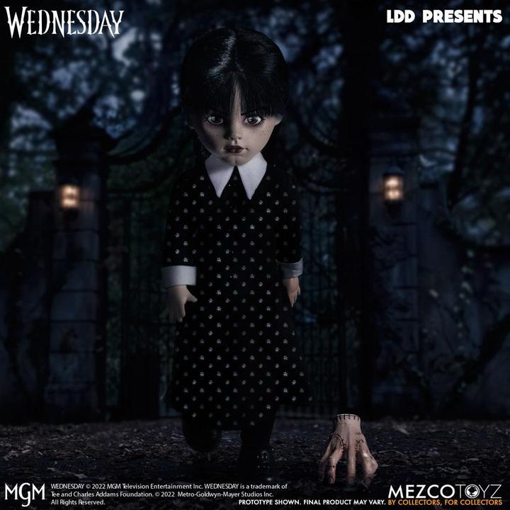Actual product image Mezco Toys AF Netflix - Wednesday : Wednesday Addams (Mercoledi) 25cm