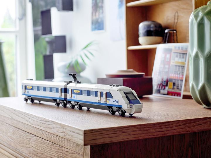 Actual product image LEGO High-speed train (40518, LEGO Creator 3-in-1)
