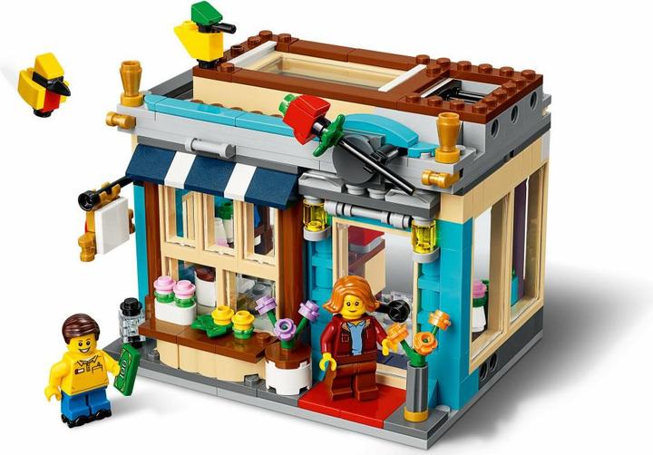 Actual product image LEGO Toy store in the town house (31105, LEGO Creator Expert)