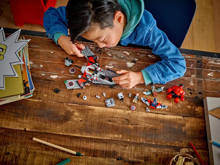 Image du produit LEGO Showdown zwischen Captain America und Red Hulk (76292, LEGO Marvel)