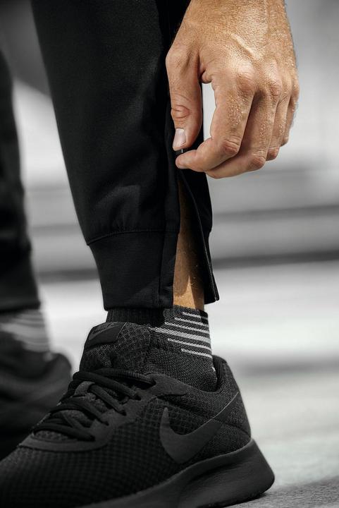 Actual product image Erima Six Wings Trainingshose (L)