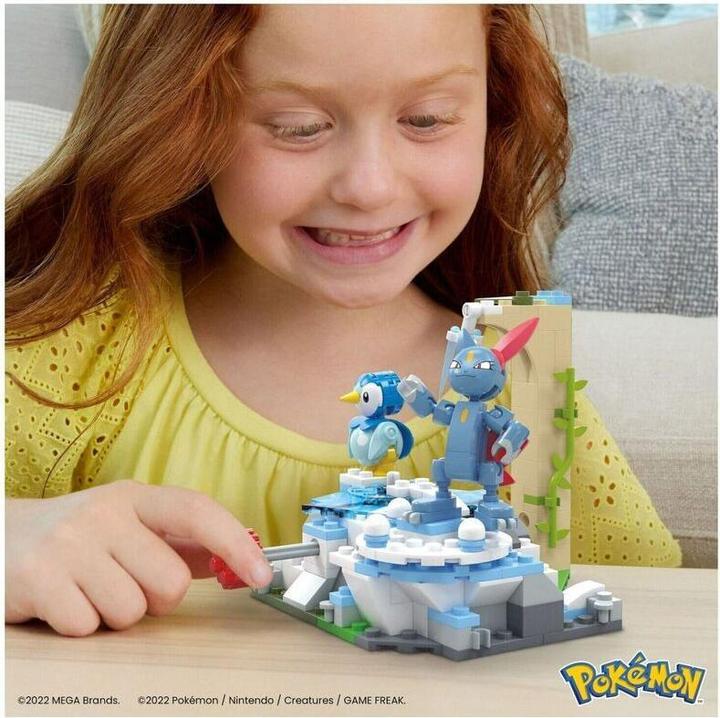 Actual product image Mega Construx Pokémon Piplup and Sneasel's Snow Day