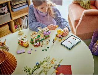 Produktbild LEGO Pflanzencafé und Blumenkiosk (42671, LEGO Friends)