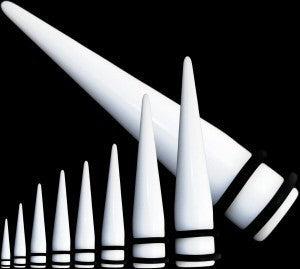 Produktbild Hermex 20mm Ohr Plug Expander Dehnungsstecker Piercing aus Weissen Bioplastik - Weiss (Acryl, Silikon)