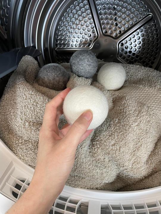 Actual product image bluu Dryer balls