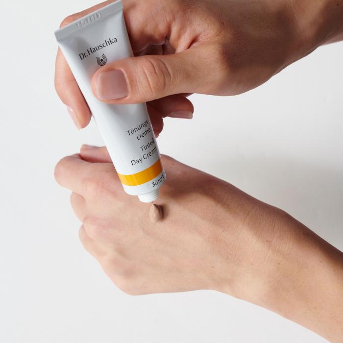 Image du produit Dr. Hauschka Tönungscreme (30 ml, Crème 24h, Jusqu'à SPF 10)
