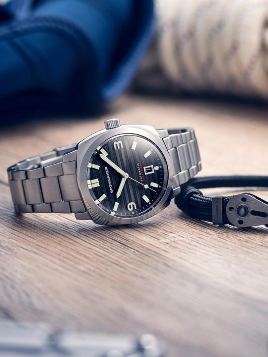 Actual product image Spinnaker SP-5073-33 Hull Riviera Noire Automatic Mens Watch 43mm 10ATM (Analogue wristwatch, 43 mm)