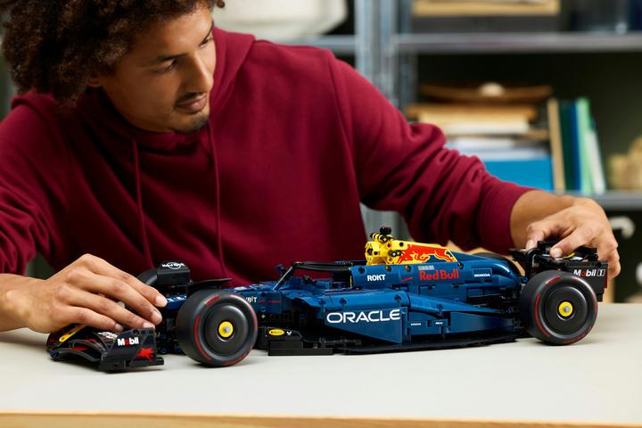 Productafbeelding LEGO Oracle Red Bull Racing RB20 F1 Rennauto (42206, LEGO Technic)