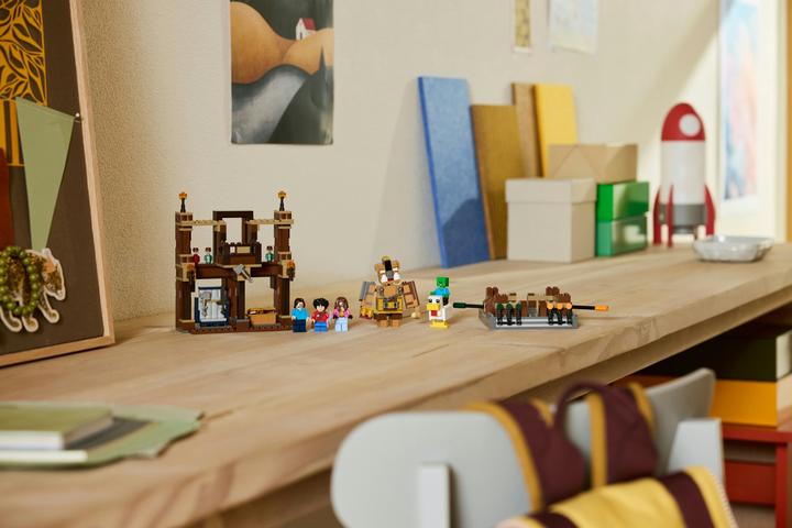 Actual product image LEGO Forest estate with boxing ring (21272, LEGO Minecraft)