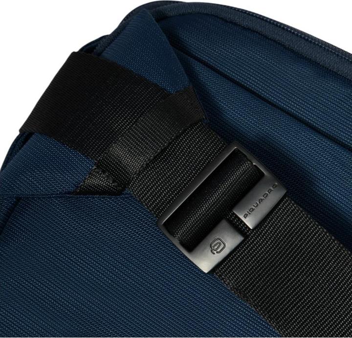 Produktbild Piquadro Gürteltasche aus recyceltem Stoff und Leder