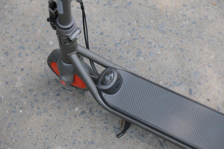 Produktbild Segway-Ninebot ZING C20 (16 km/h, 20 km, 150 W)