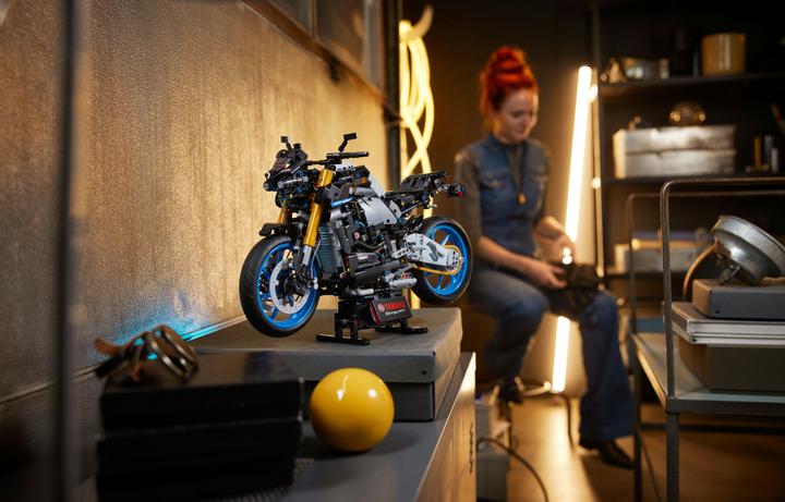 Actual product image LEGO Yamaha MT-10 SP (42159, Technic) (42159, LEGO Technic)