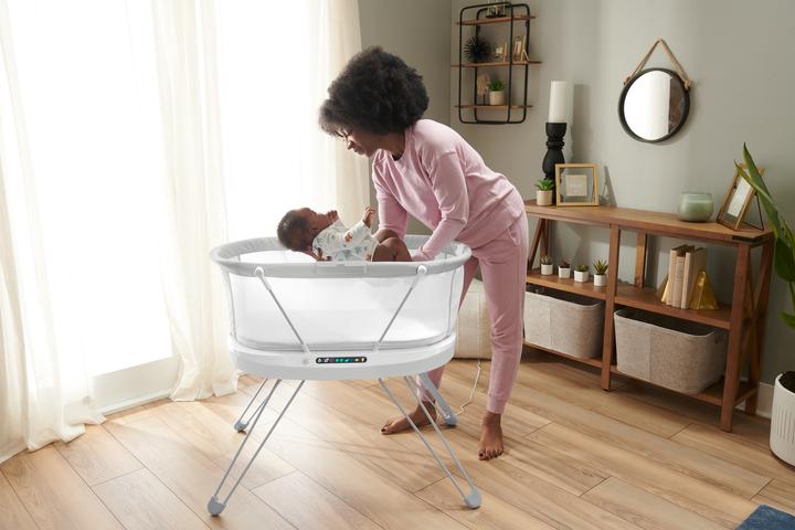 Produktbild Fisher-Price Premium Babybett mit Smart Connect