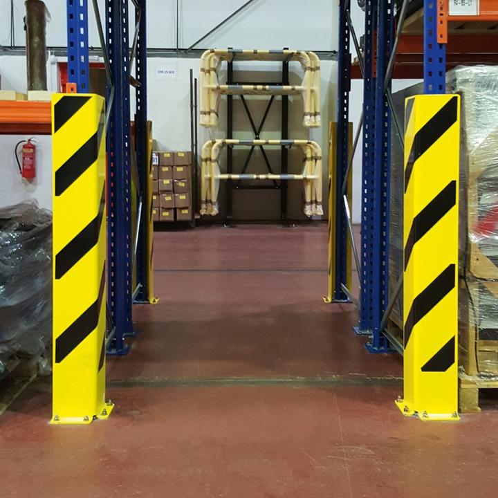 Image du produit Moravia BLACK BULL Protection anti-collision WINKEL 1200 Revêtement jaune avec bandes noires