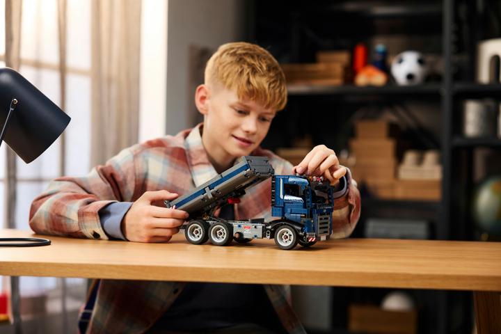 Image du produit LEGO Kipplaster (42203, LEGO Technic)