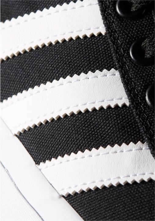 Actual product image adidas Matchcourt (41 1/3)