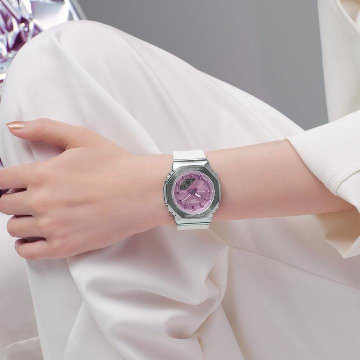 Actual product image Casio GM-S2110-7A6ER (Analogue wristwatch)