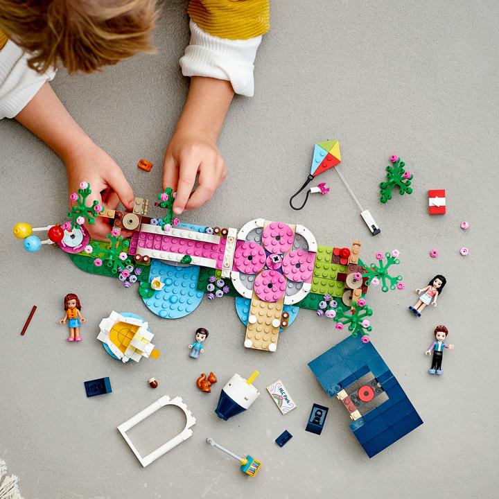 Actual product image LEGO Friends - Heartlake City Park (41447, LEGO Friends)