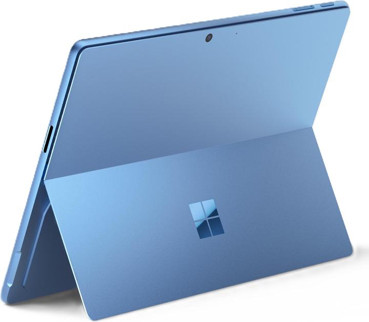 Produktbild Microsoft Surface Pro – Copilot+ PC (mit Netzteil) – 11. Edition (13", Snapdragon X Elite X1E-80-100, 16 GB, 512 GB, Ohne Tastaturlayout)