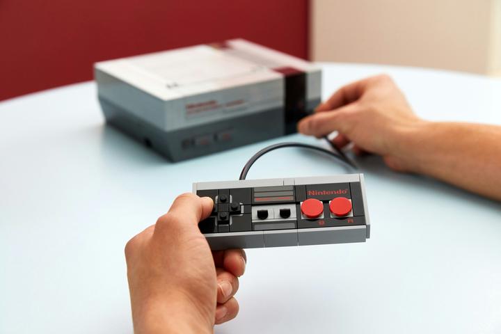 Produktbild LEGO Nintendo Entertainment System (71374, LEGO Seltene Sets)