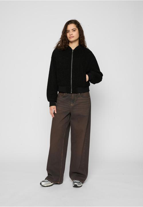 Image du produit Urban Classics Ladies Oversized Sherpa Bomber Jacket - 16523 (5XL)