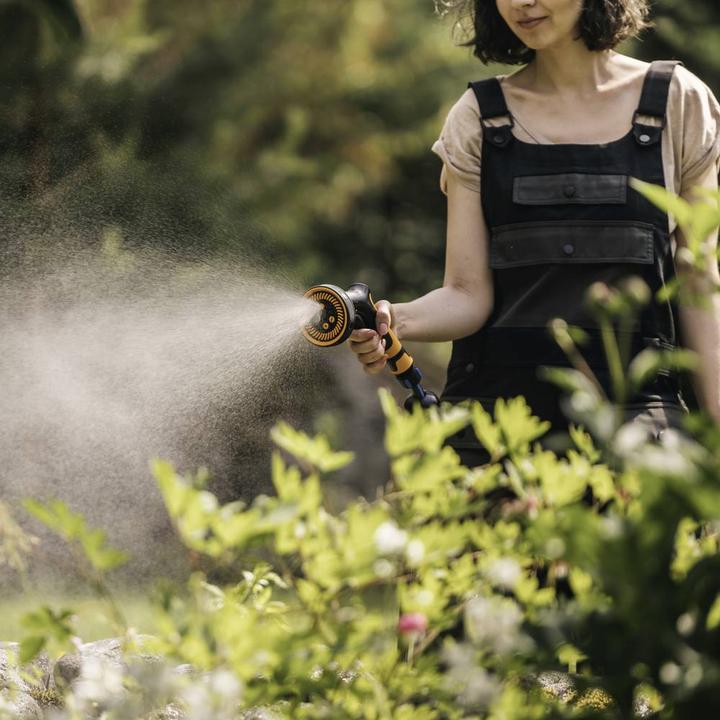 Produktbild Fiskars Sprühpistole Multi, 5 Funktionen, Stufenlos regelbarer Durchfluss, Mit Frontregler und Ein/A